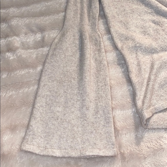 American Eagle Sweater - Picture 3 of 4